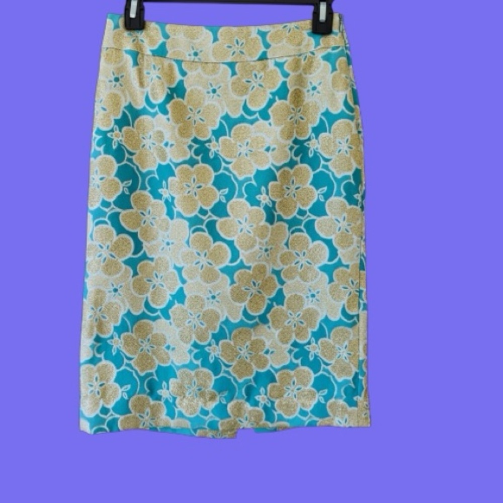 Banana Republic Pencil Skirt  Embroidered iGold on Blue & Cream Fabric. Size S
